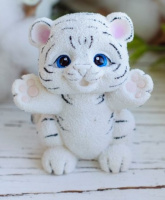 тигренок хочет на ручки