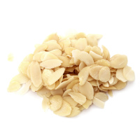 mindal-lepestki-2048x2048